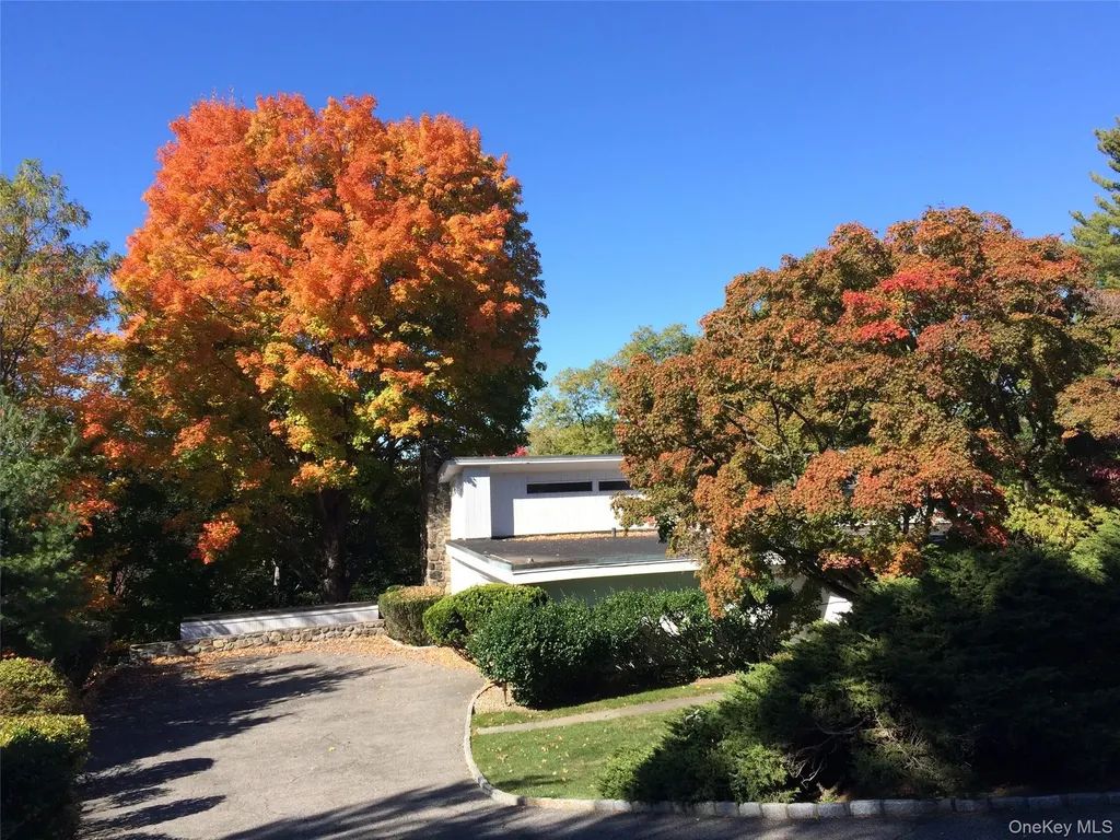 132 Ridgecrest Road Briarcliff Manor NY 10510
