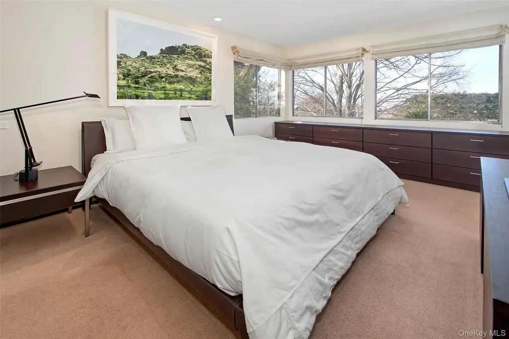 132 Ridgecrest Road Briarcliff Manor NY 10510