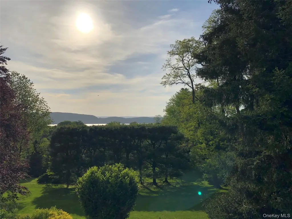 132 Ridgecrest Road Briarcliff Manor NY 10510