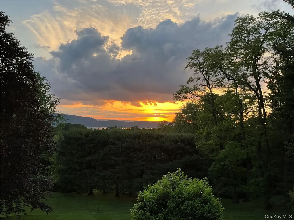 132 Ridgecrest Road Briarcliff Manor NY 10510