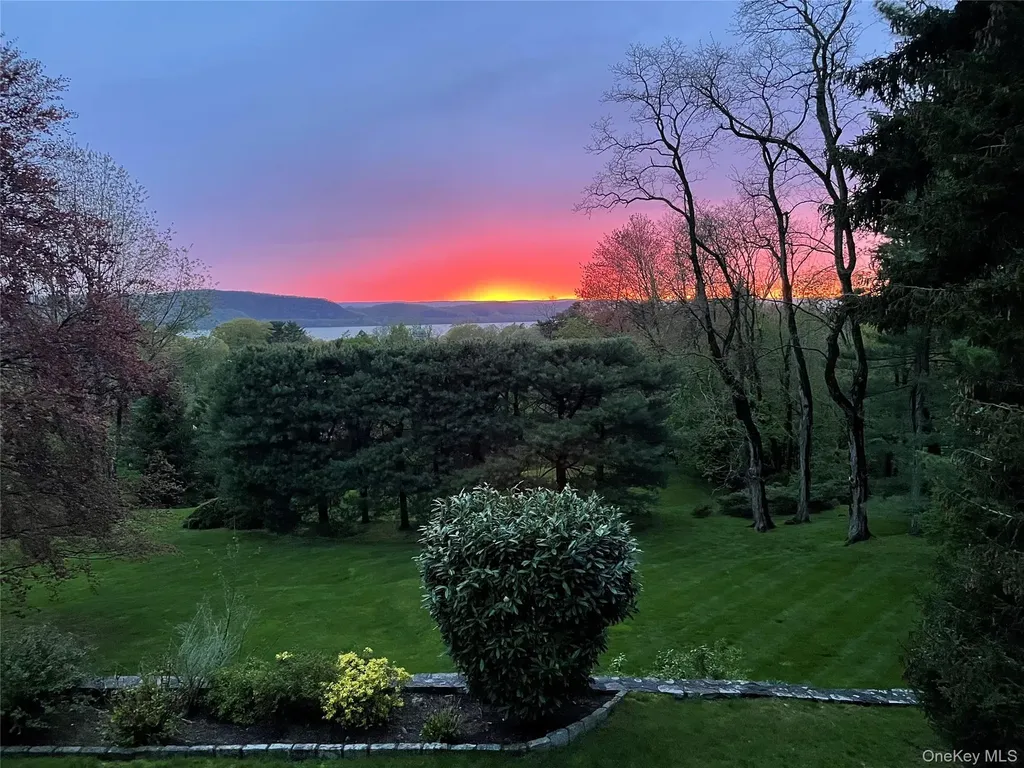 132 Ridgecrest Road Briarcliff Manor NY 10510