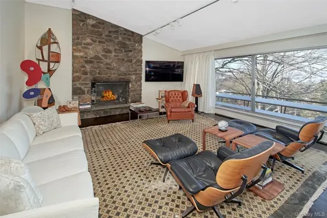 132 Ridgecrest Road Briarcliff Manor NY 10510