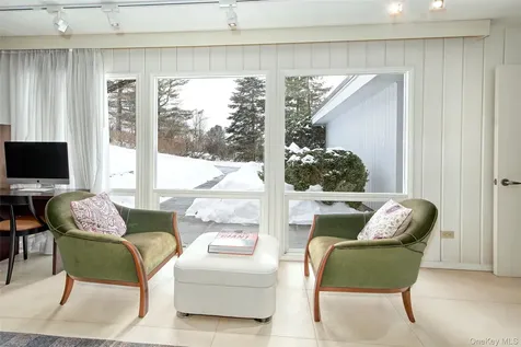 132 Ridgecrest Road Briarcliff Manor NY 10510