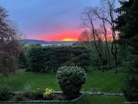 132 Ridgecrest Road Briarcliff Manor NY 10510