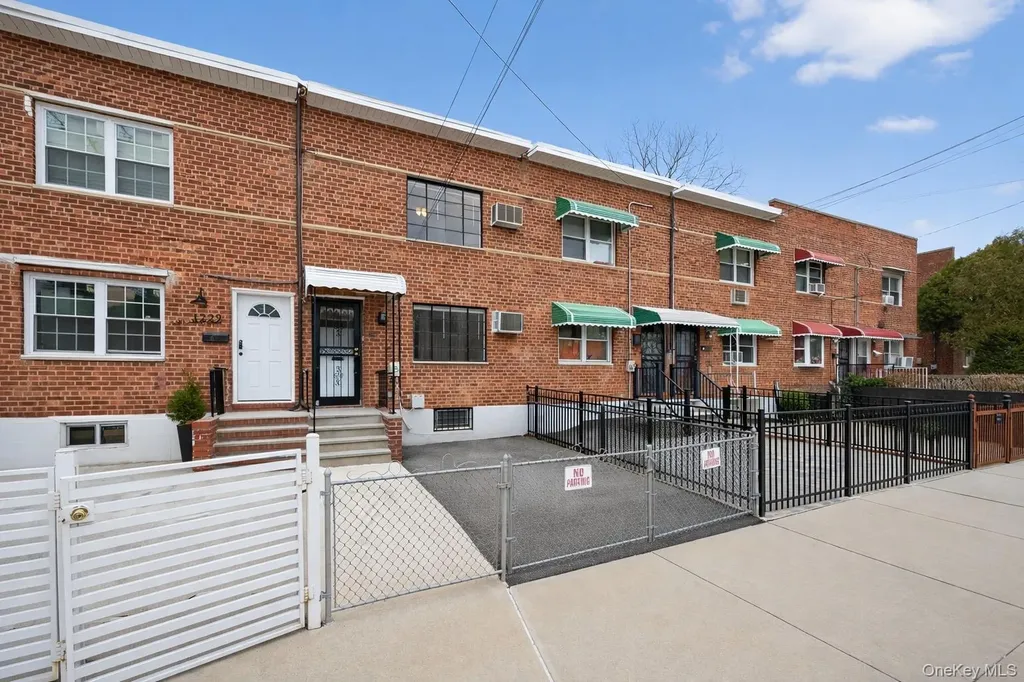 1231 E 223rd Street Bronx NY 10466