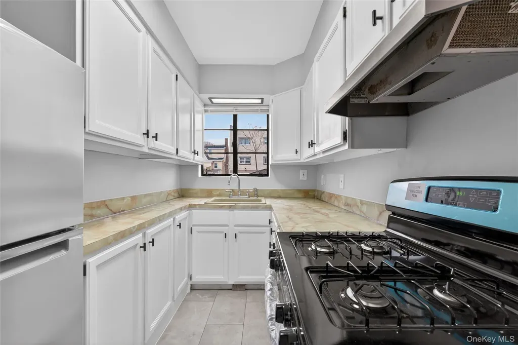 1231 E 223rd Street Bronx NY 10466