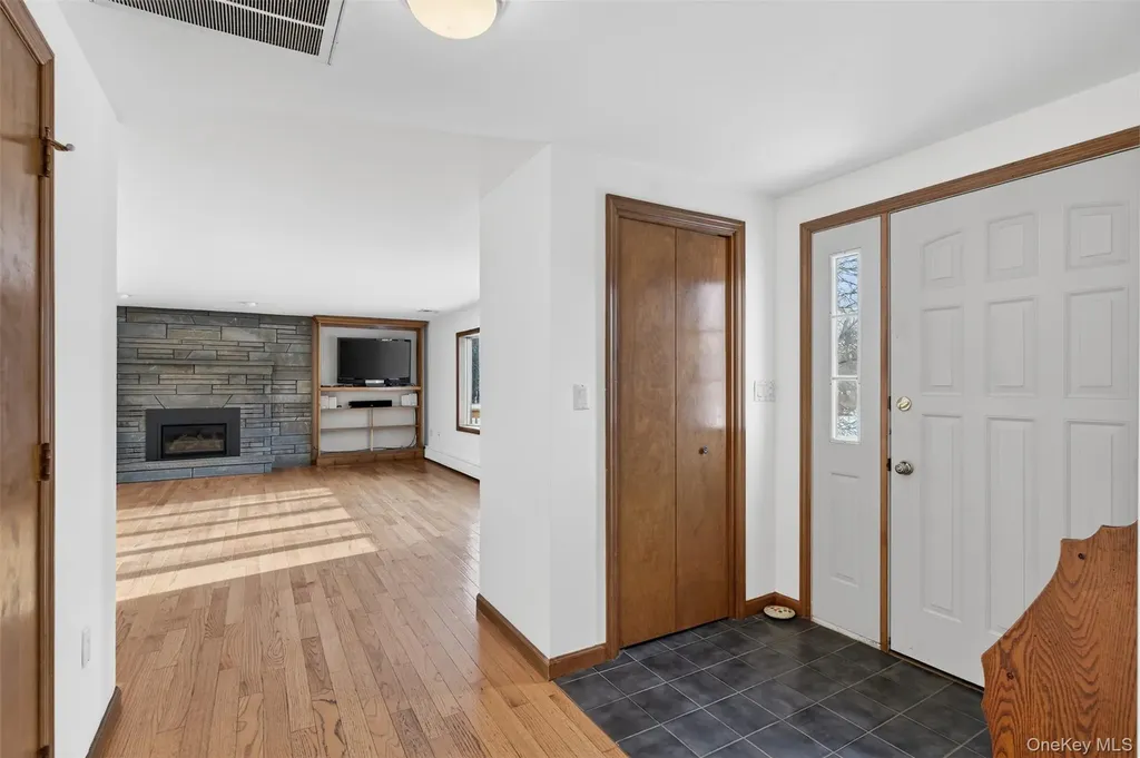 131 Barbarossa Lane Kingston NY 12401