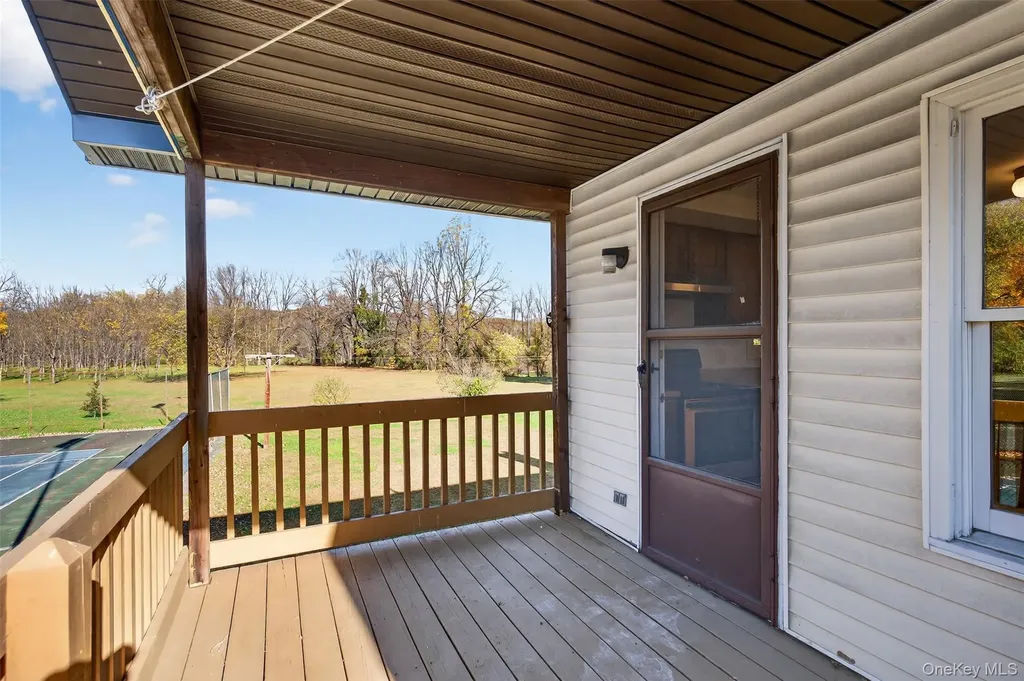 131 Barbarossa Lane Kingston NY 12401