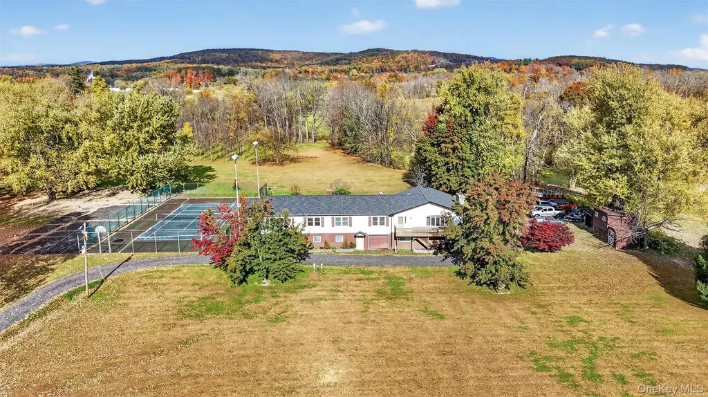 131 Barbarossa Lane Kingston NY 12401