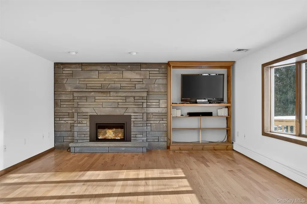 131 Barbarossa Lane Kingston NY 12401