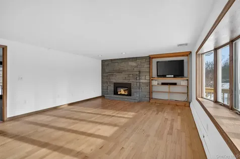 131 Barbarossa Lane Kingston NY 12401