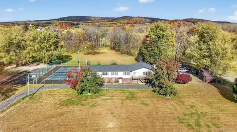 131 Barbarossa Lane Kingston NY 12401