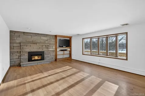 131 Barbarossa Lane Kingston NY 12401