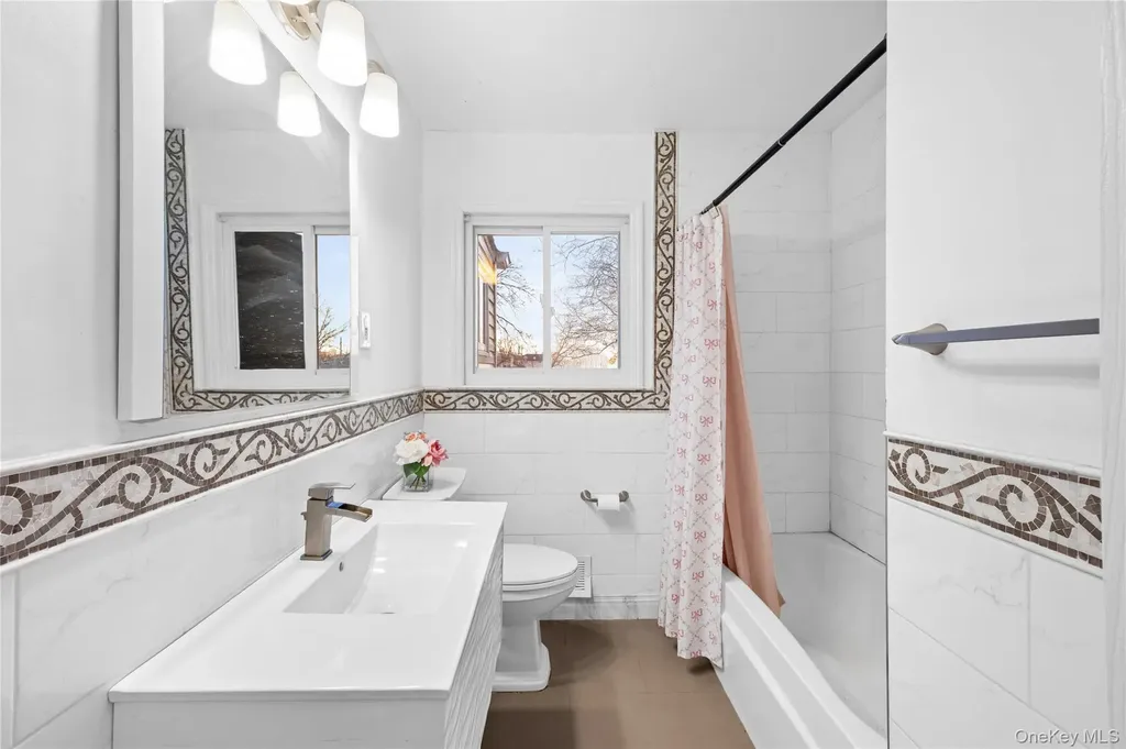 85 Bedford Avenue Freeport NY 11520
