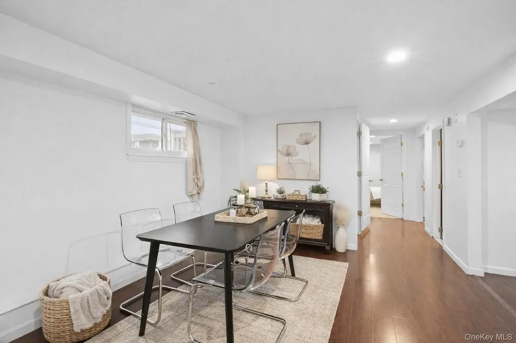 85 Bedford Avenue Freeport NY 11520