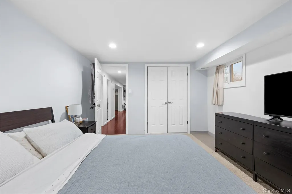 85 Bedford Avenue Freeport NY 11520