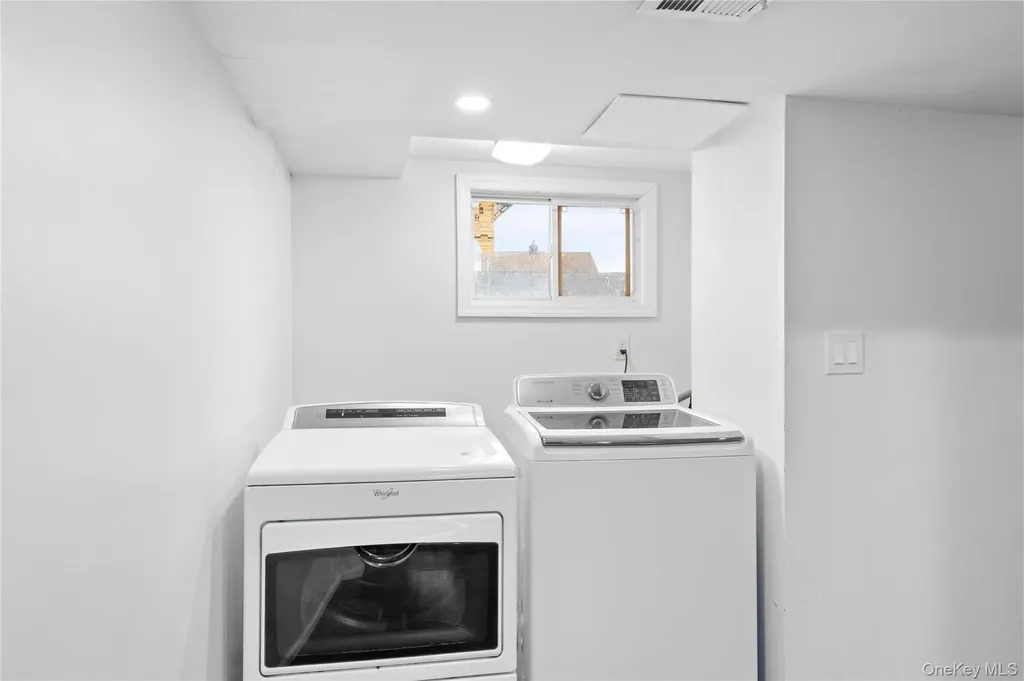 85 Bedford Avenue Freeport NY 11520