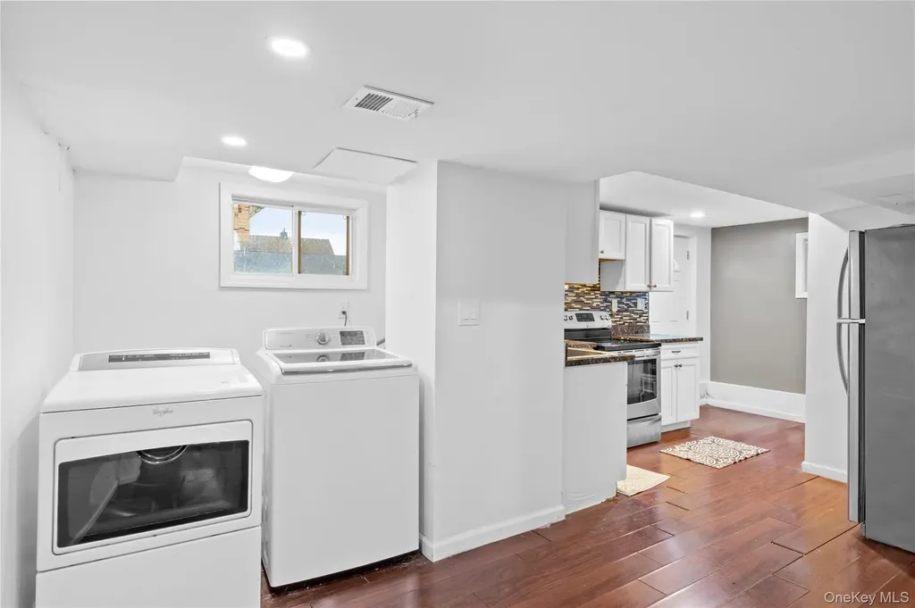 85 Bedford Avenue Freeport NY 11520