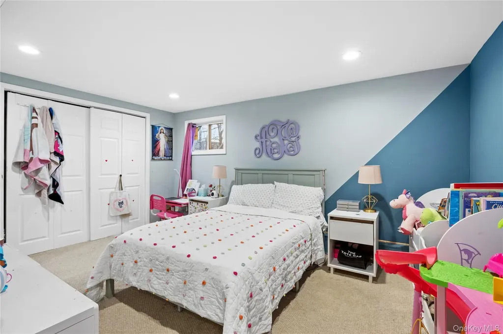 85 Bedford Avenue Freeport NY 11520