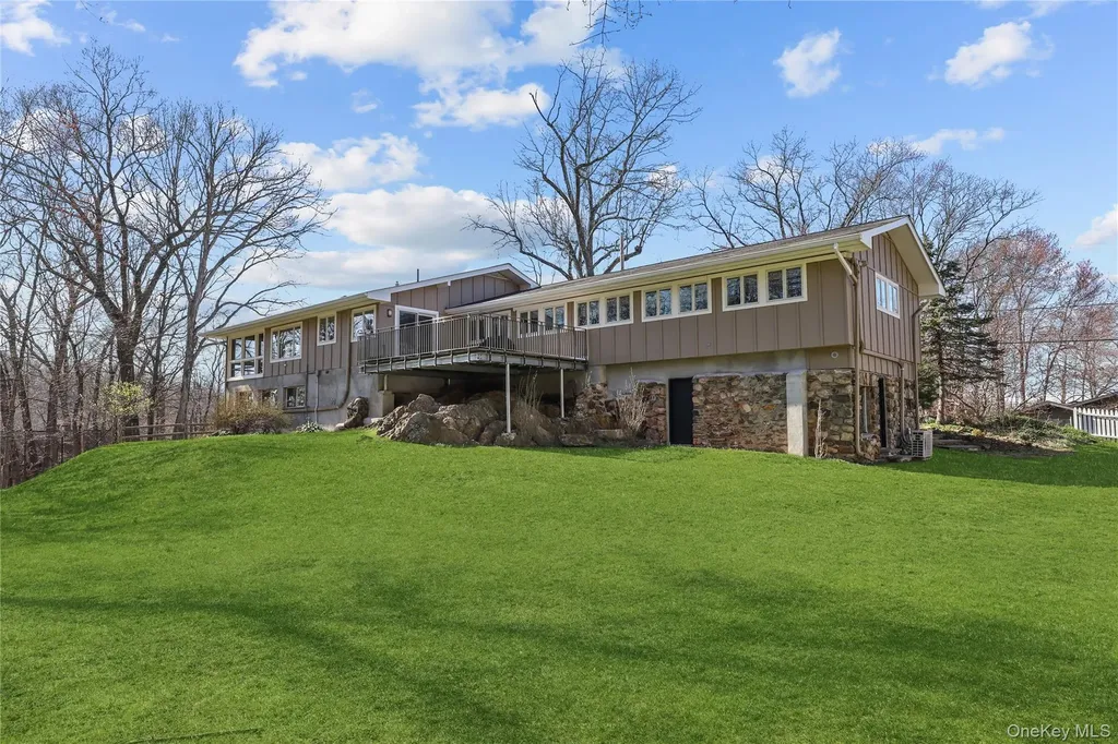12 Skytop Drive Katonah NY 10536