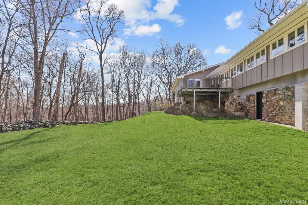 12 Skytop Drive Katonah NY 10536