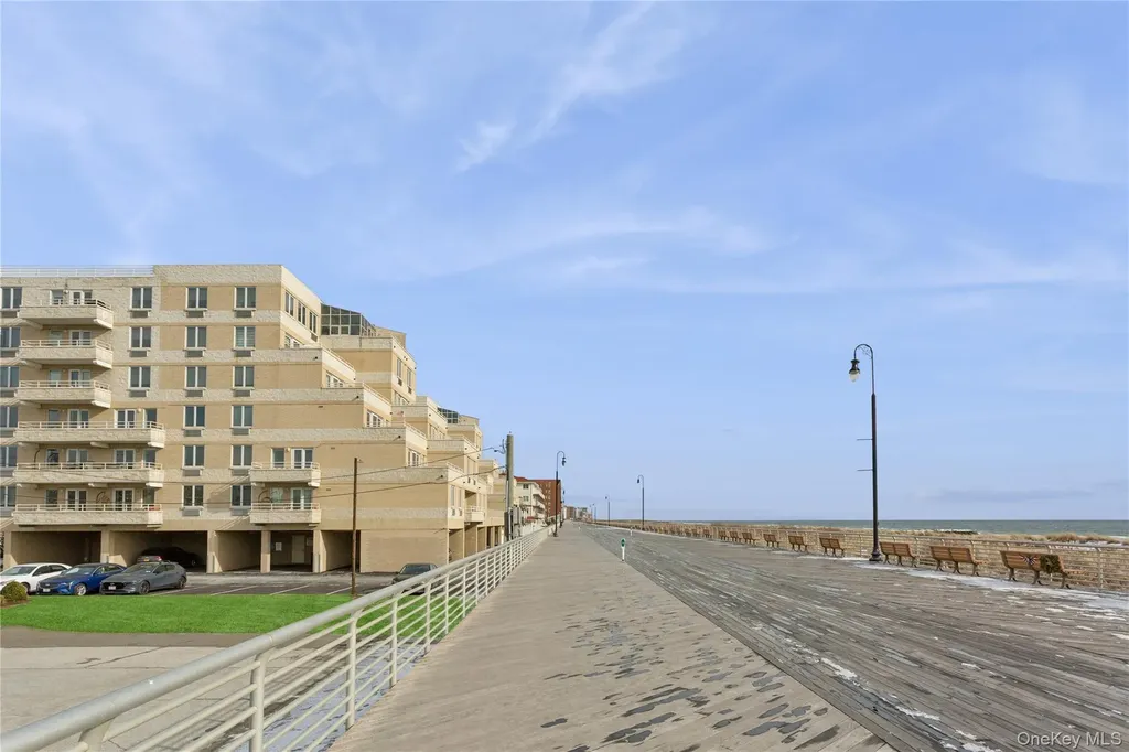 450 W Broadway Long Beach NY 11561