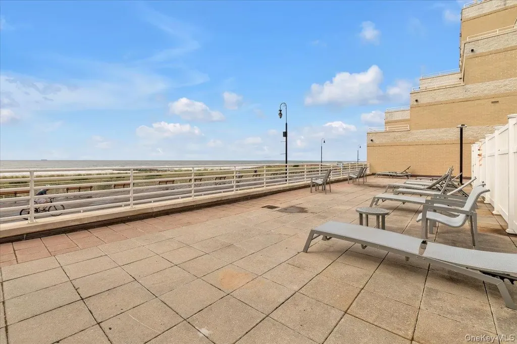450 W Broadway Long Beach NY 11561