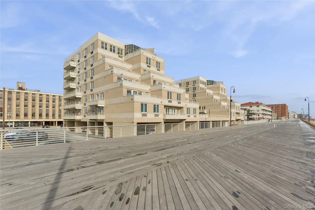 450 W Broadway Long Beach NY 11561