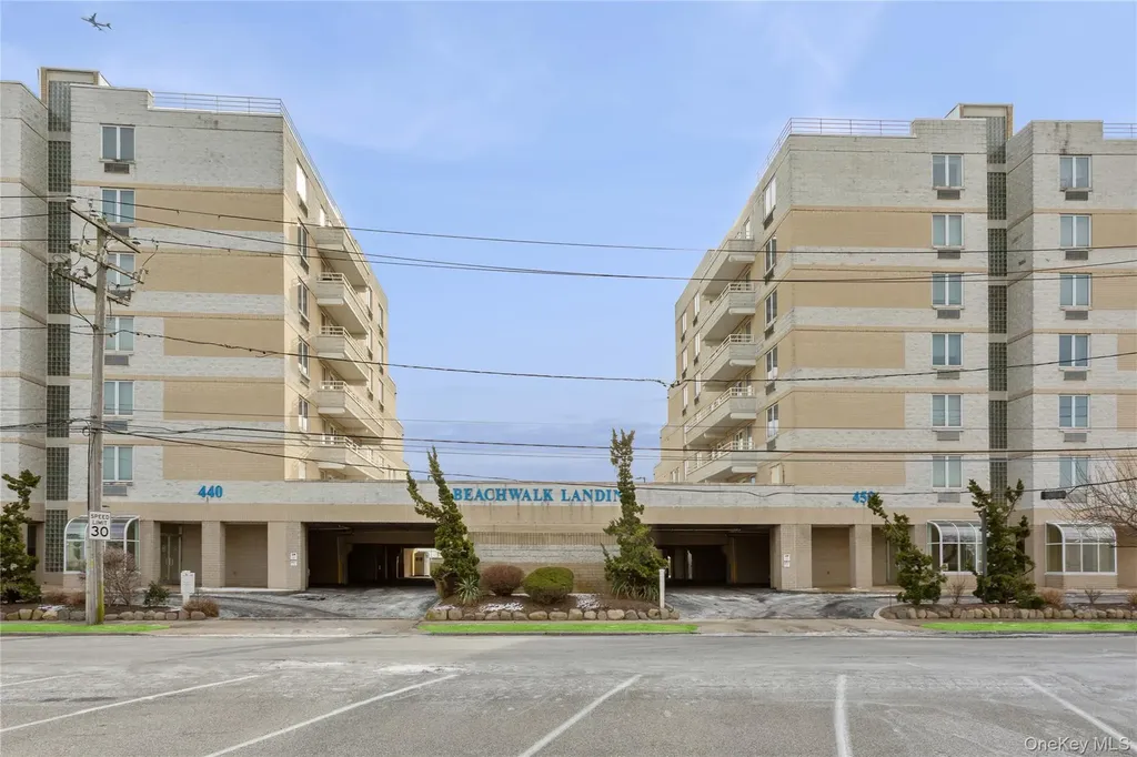 450 W Broadway Long Beach NY 11561