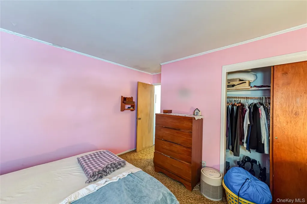 67 Edgewood Road West Islip NY 11795