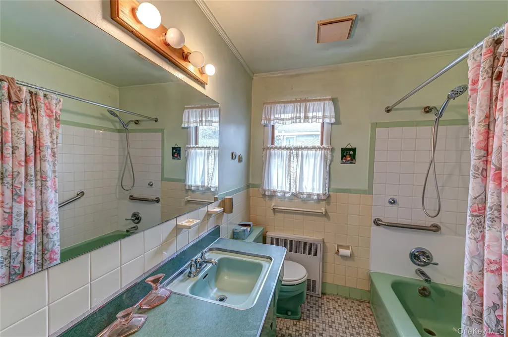 67 Edgewood Road West Islip NY 11795