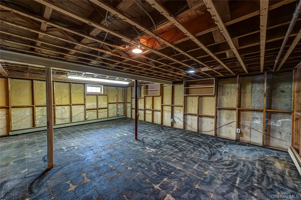 67 Edgewood Road West Islip NY 11795