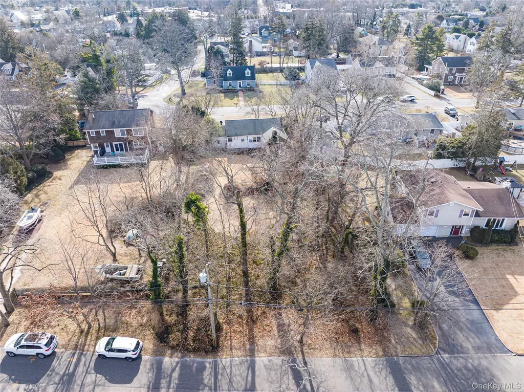 67 Edgewood Road West Islip NY 11795