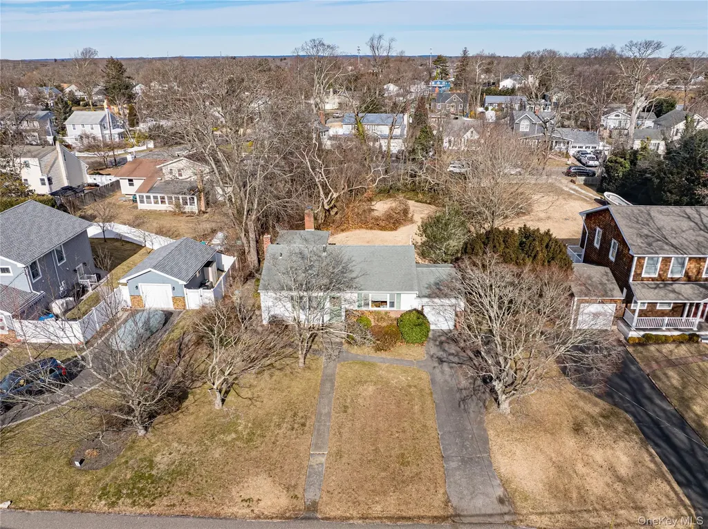 67 Edgewood Road West Islip NY 11795