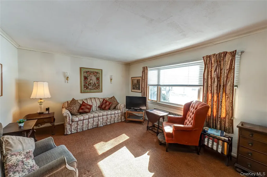 67 Edgewood Road West Islip NY 11795