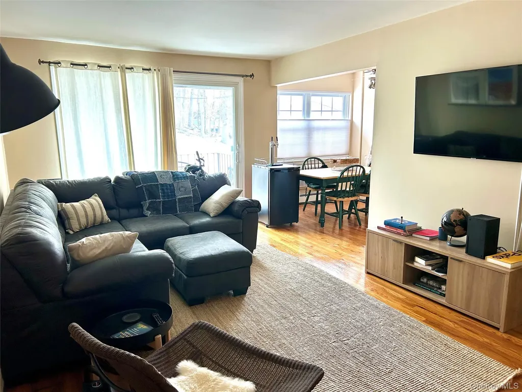8 Colonial Road Beacon NY 12508