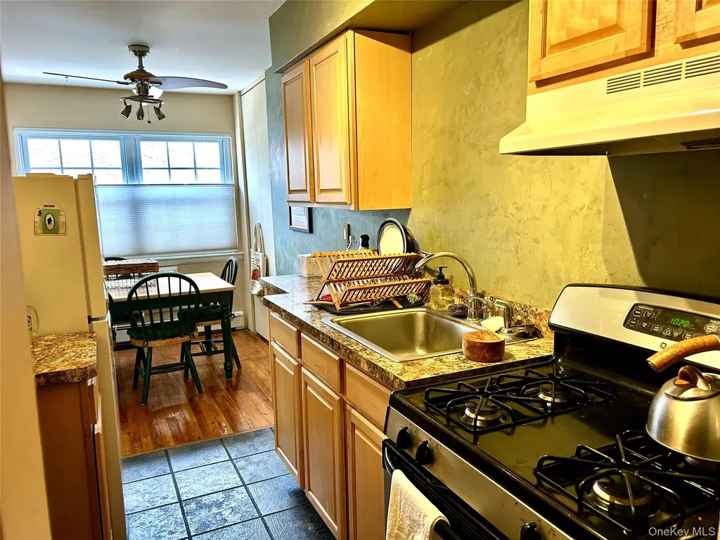 8 Colonial Road Beacon NY 12508
