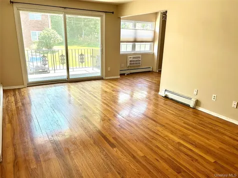 8 Colonial Road Beacon NY 12508