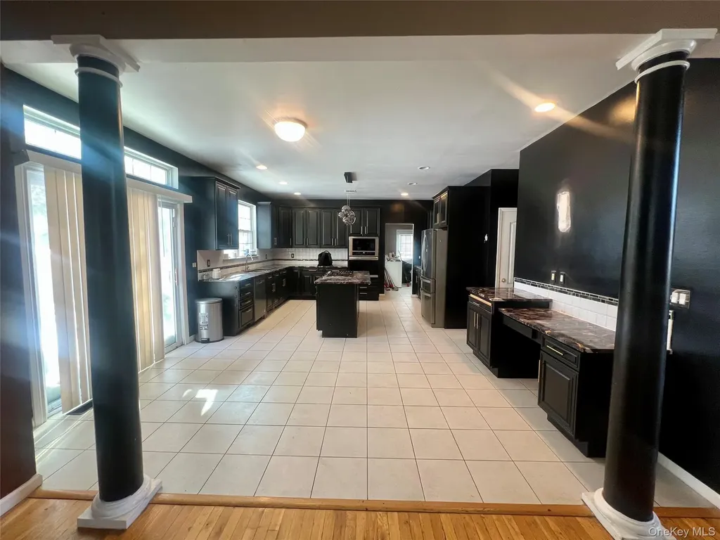 39 Independence Way Miller Place NY 11764
