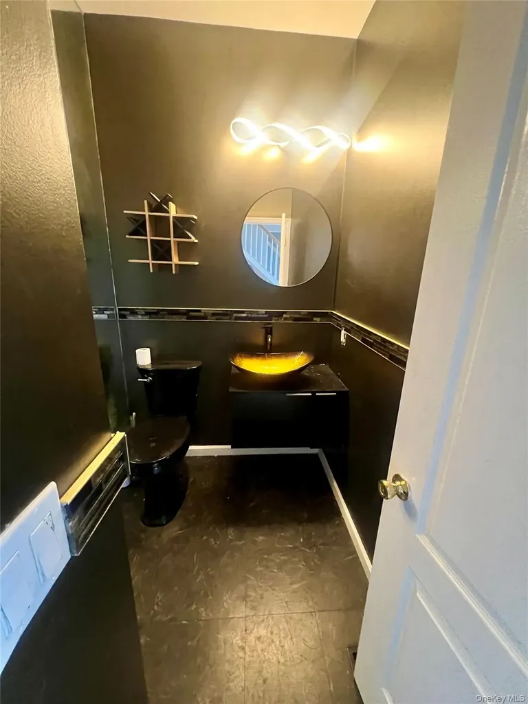 39 Independence Way Miller Place NY 11764
