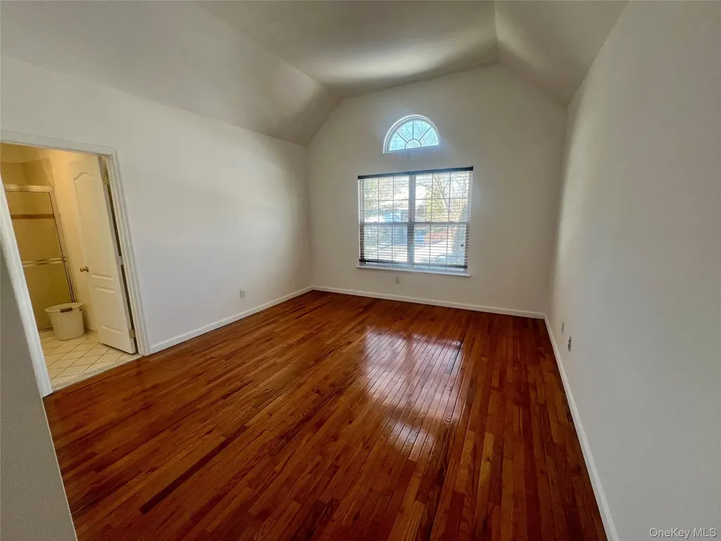 39 Independence Way Miller Place NY 11764