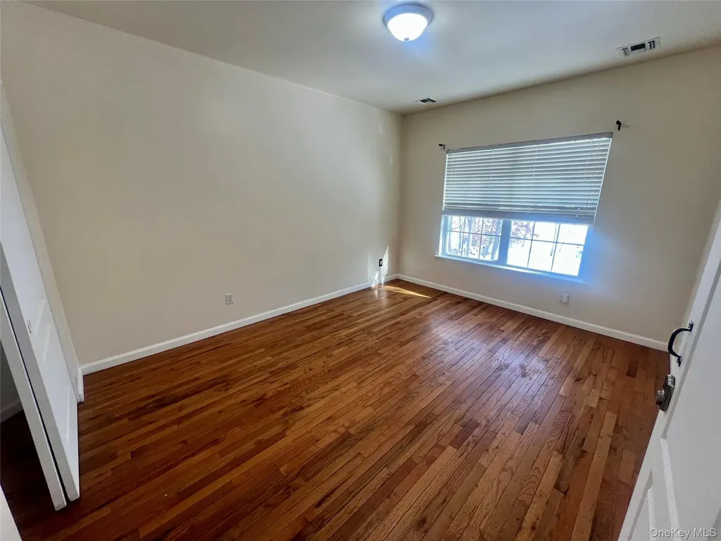 39 Independence Way Miller Place NY 11764