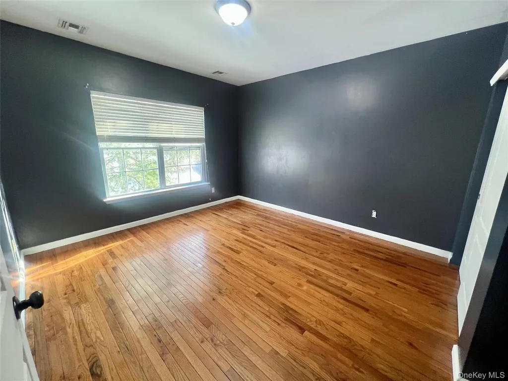 39 Independence Way Miller Place NY 11764