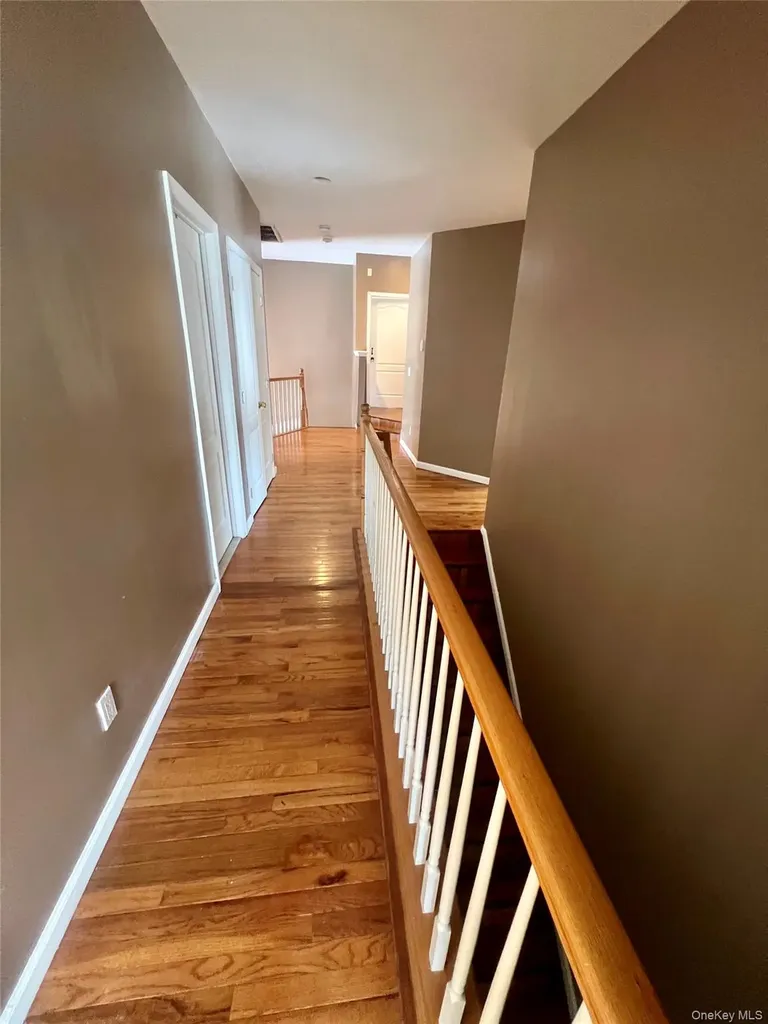 39 Independence Way Miller Place NY 11764