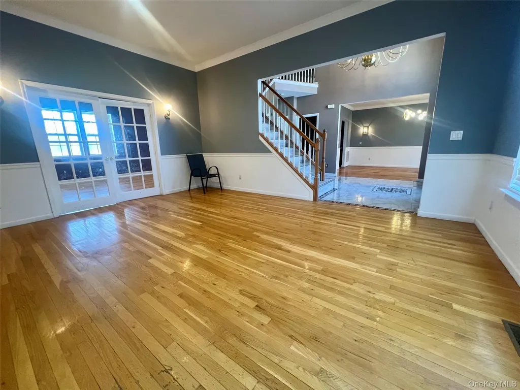 39 Independence Way Miller Place NY 11764