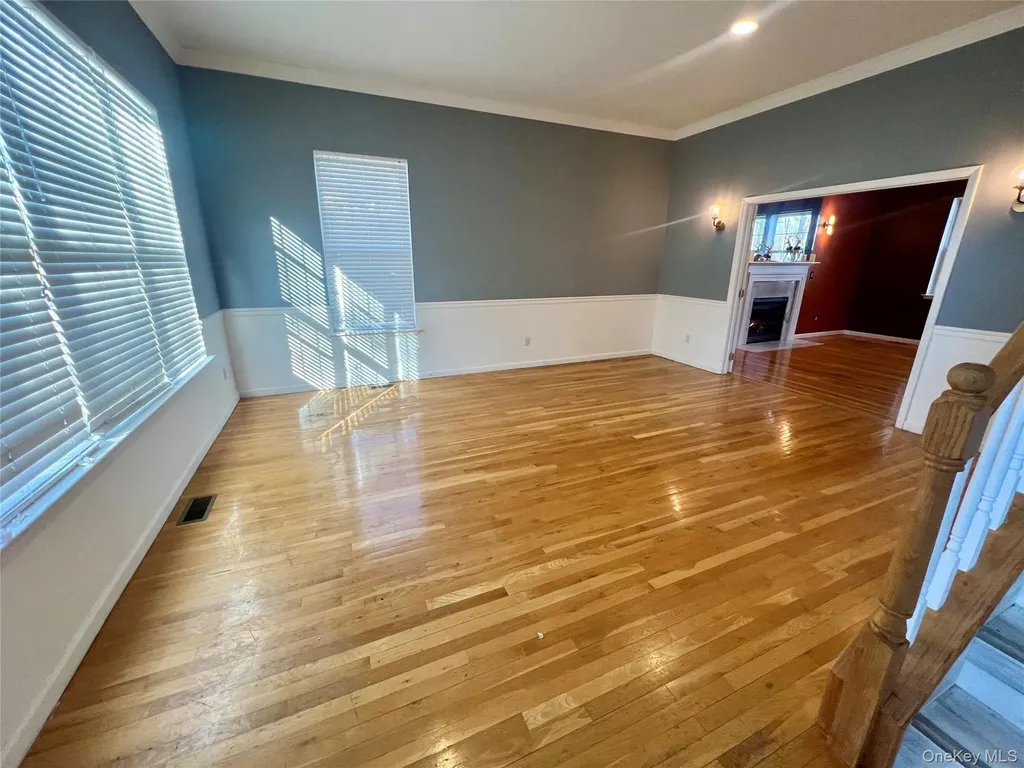 39 Independence Way Miller Place NY 11764