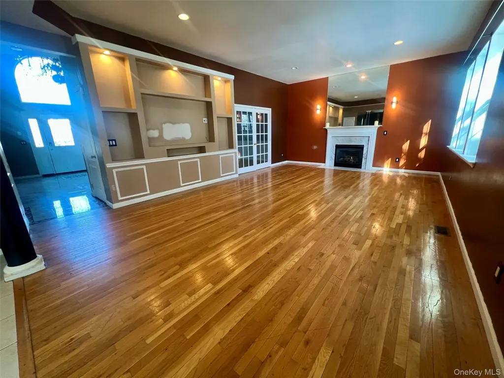 39 Independence Way Miller Place NY 11764