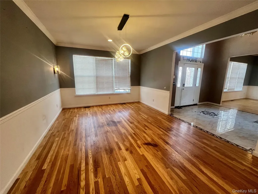39 Independence Way Miller Place NY 11764