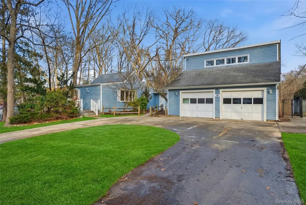 15 Corchaug Trail Ridge NY 11961