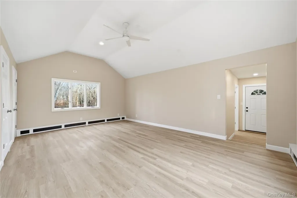 15 Corchaug Trail Ridge NY 11961